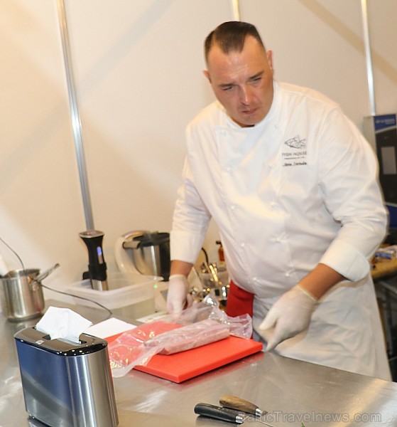 Latvijas populārākie šefpavāri izstādē «Riga Food 2019» cīnās par Latvijas labākā meistarpavāra titulu Latvijas populārākie šefpavāri izstādē «Riga Food 2019» cīnās par Latvijas labākā meistarpavāra titulu 264440