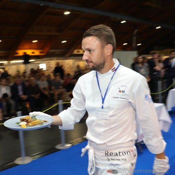 Latvijas populārākie šefpavāri izstādē «Riga Food 2019» cīnās par Latvijas labākā meistarpavāra titulu Latvijas populārākie šefpavāri izstādē «Riga Food 2019» cīnās par Latvijas labākā meistarpavāra titulu 264447