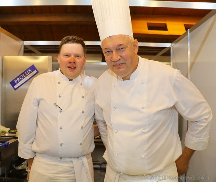 Latvijas populārākie šefpavāri izstādē «Riga Food 2019» cīnās par Latvijas labākā meistarpavāra titulu Latvijas populārākie šefpavāri izstādē «Riga Food 2019» cīnās par Latvijas labākā meistarpavāra titulu 264476