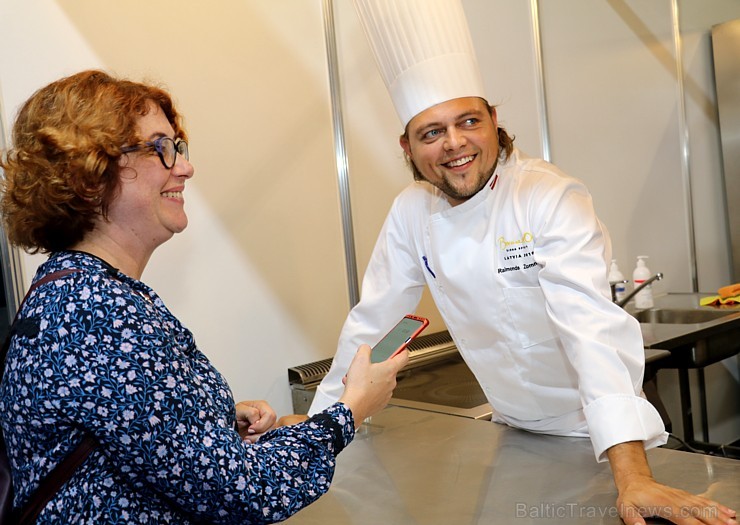 Latvijas populārākie šefpavāri izstādē «Riga Food 2019» cīnās par Latvijas labākā meistarpavāra titulu Latvijas populārākie šefpavāri izstādē «Riga Food 2019» cīnās par Latvijas labākā meistarpavāra titulu 264482