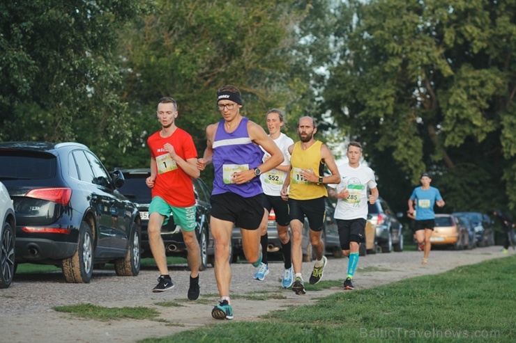 Pozitīvā, sportiskā un jautrā gaisotnē, pulcējot vairāk kā pus tūkstoti dalībnieku, noslēdzās skriešanas seriāla Pozitīvā, sportiskā un jautrā gaisotnē, pulcējot vairāk kā pus tūkstoti dalībnieku, noslēdzās skriešanas seriāla