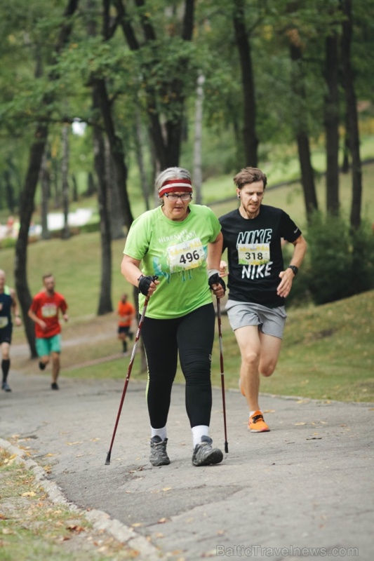Pozitīvā, sportiskā un jautrā gaisotnē, pulcējot vairāk kā pus tūkstoti dalībnieku, noslēdzās skriešanas seriāla Pozitīvā, sportiskā un jautrā gaisotnē, pulcējot vairāk kā pus tūkstoti dalībnieku, noslēdzās skriešanas seriāla