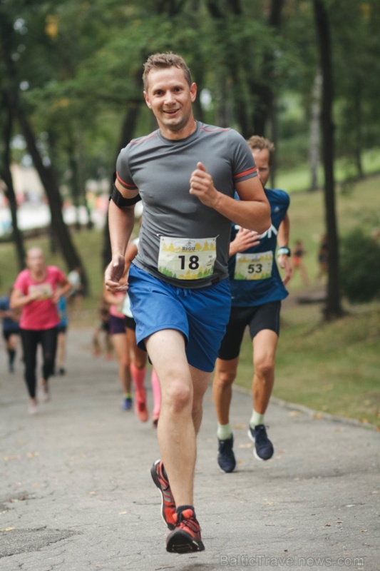 Pozitīvā, sportiskā un jautrā gaisotnē, pulcējot vairāk kā pus tūkstoti dalībnieku, noslēdzās skriešanas seriāla Pozitīvā, sportiskā un jautrā gaisotnē, pulcējot vairāk kā pus tūkstoti dalībnieku, noslēdzās skriešanas seriāla