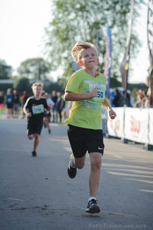 Pozitīvā, sportiskā un jautrā gaisotnē, pulcējot vairāk kā pus tūkstoti dalībnieku, noslēdzās skriešanas seriāla Pozitīvā, sportiskā un jautrā gaisotnē, pulcējot vairāk kā pus tūkstoti dalībnieku, noslēdzās skriešanas seriāla