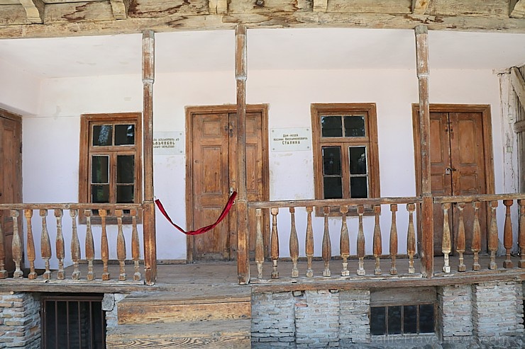 Travelnews.lv uz īsu mirkli apmeklē Stalina dzimto pilsētu Gori Gruzijā. Atbalsta: Georgia.Travel Travelnews.lv uz īsu mirkli apmeklē Stalina dzimto pilsētu Gori Gruzijā. Atbalsta: Georgia.Travel 265526