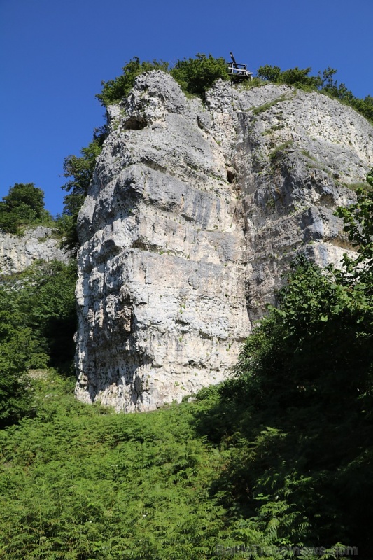 Travelnews.lv apmeklē klinšu torni Katskhi Pillar, kur 40 metru augstumā atrodas klosteris. Atbalsta: Georgia.Travel Travelnews.lv apmeklē klinšu torni Katskhi Pillar, kur 40 metru augstumā atrodas klosteris. Atbalsta: Georgia.Travel 265707
