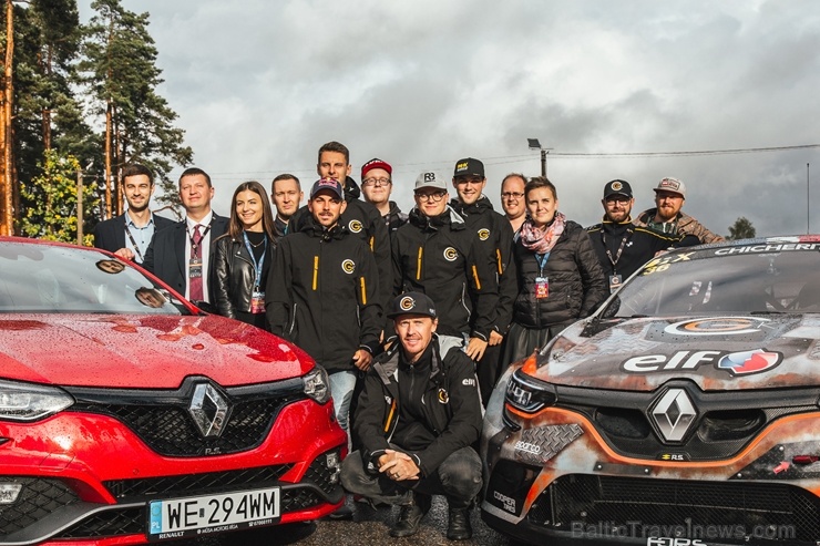 Travelnews.lv ar «Renault Mūsa Motors Rīga» atbalstu iepazīst Pasaules rallijkrosa čempionāta aizkulises Latvijā. Foto: Toms Svilāns Travelnews.lv ar «Renault Mūsa Motors Rīga» atbalstu iepazīst Pasaules rallijkrosa čempionāta aizkulises Latvijā. Foto: Toms Svilāns 265712