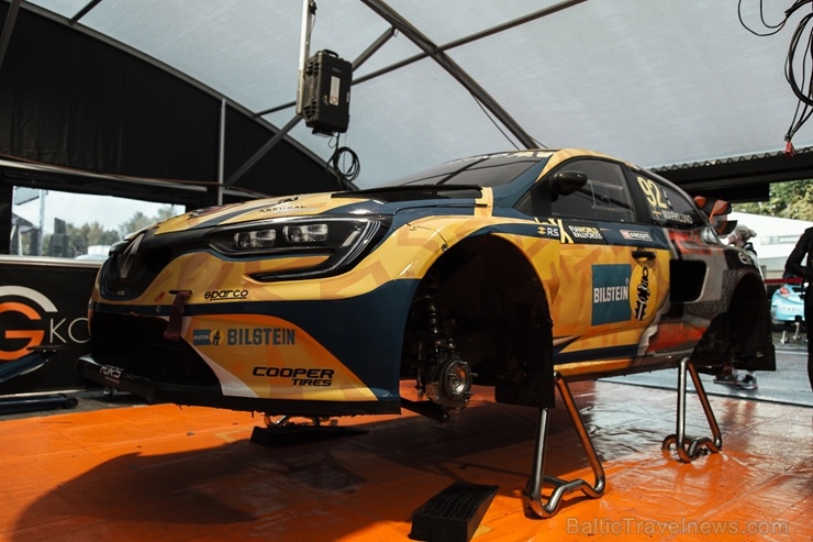 Travelnews.lv ar «Renault Mūsa Motors Rīga» atbalstu iepazīst Pasaules rallijkrosa čempionāta aizkulises Latvijā. Foto: Toms Svilāns Travelnews.lv ar «Renault Mūsa Motors Rīga» atbalstu iepazīst Pasaules rallijkrosa čempionāta aizkulises Latvijā. Foto: Toms Svilāns 265736