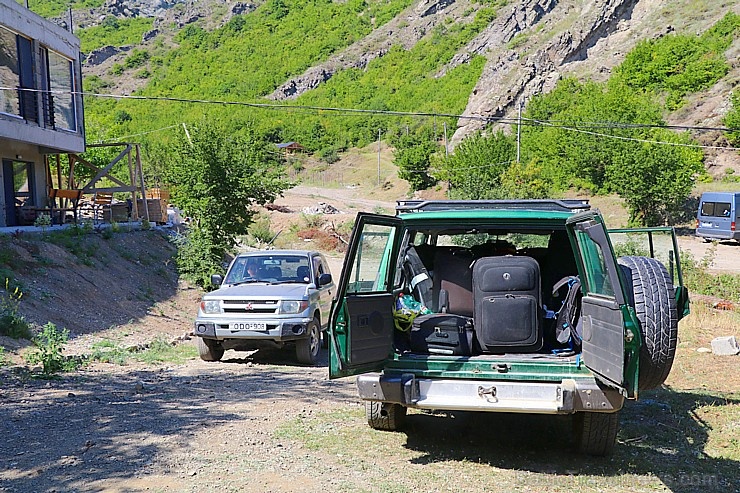 Travelnews.lv nakšņo bijušā kultūras ministra Nika Vacheishvili viesu namā, izbauda mājas vīnu un virtuvi. Atbalsta: Georgia.Travel Travelnews.lv nakšņo bijušā kultūras ministra Nika Vacheishvili viesu namā, izbauda mājas vīnu un virtuvi. Atbalsta: Georgia.Travel 265772
