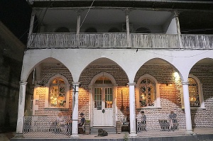 Travelnews.lv apmeklē garšīgu Kutaisi restorānu-vīna bāru «Sapere»