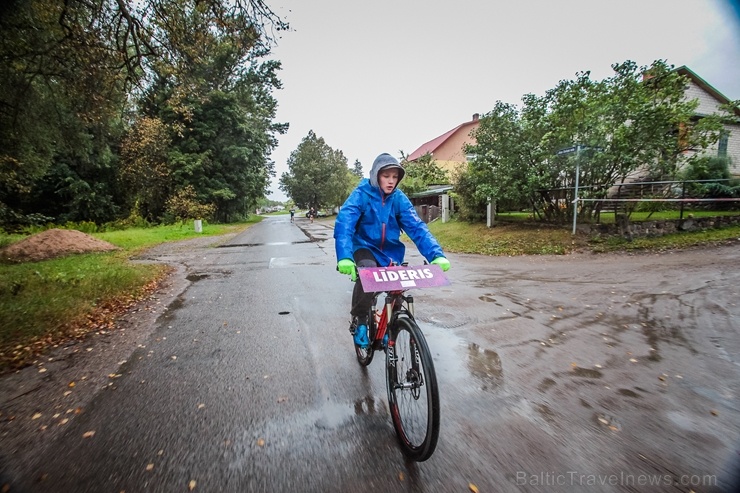 Valmieras ielas skriešanas svētkos piepildīja lielāki un mazāki sportisti, līdzjutēji un tūristi Valmieras ielas skriešanas svētkos piepildīja lielāki un mazāki sportisti, līdzjutēji un tūristi 265933