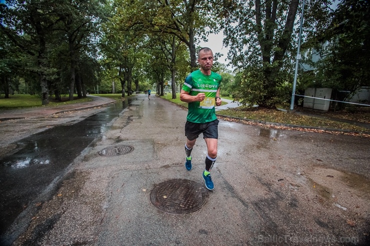Valmieras ielas skriešanas svētkos piepildīja lielāki un mazāki sportisti, līdzjutēji un tūristi Valmieras ielas skriešanas svētkos piepildīja lielāki un mazāki sportisti, līdzjutēji un tūristi 265941
