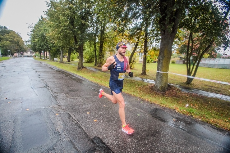 Valmieras ielas skriešanas svētkos piepildīja lielāki un mazāki sportisti, līdzjutēji un tūristi Valmieras ielas skriešanas svētkos piepildīja lielāki un mazāki sportisti, līdzjutēji un tūristi 265950