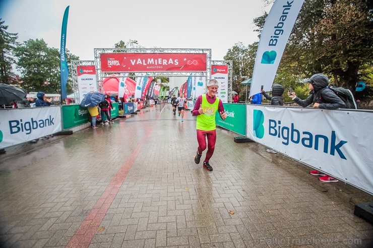 Valmieras ielas skriešanas svētkos piepildīja lielāki un mazāki sportisti, līdzjutēji un tūristi Valmieras ielas skriešanas svētkos piepildīja lielāki un mazāki sportisti, līdzjutēji un tūristi 265959