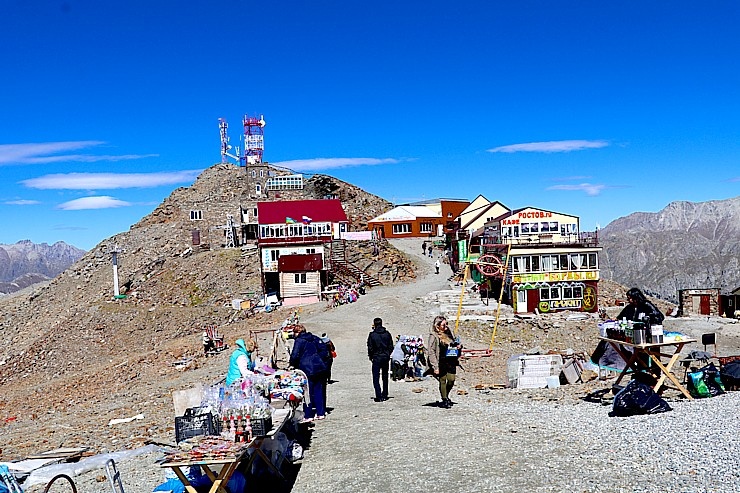 Travelnews.lv iepazīst Domabajā suvenīru tirgu tūristiem. Atbalsta: Magtur 266574