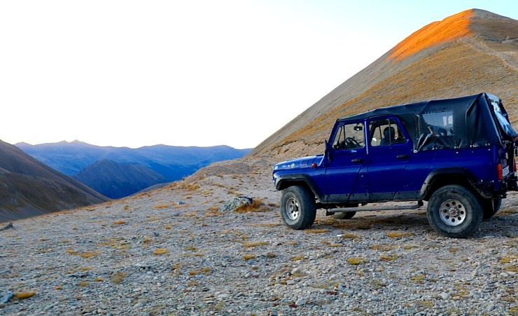Travelnews.lv ar apvidus spēkratu «UAZ» dodas Kaukāza kalnu bezceļos. Atbalsta: Magtur 266673