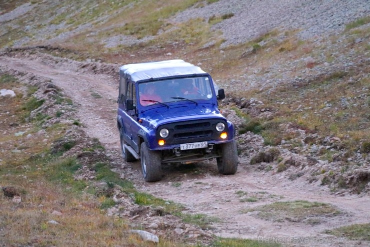 Travelnews.lv ar apvidus spēkratu «UAZ» dodas Kaukāza kalnu bezceļos. Atbalsta: Magtur 266682