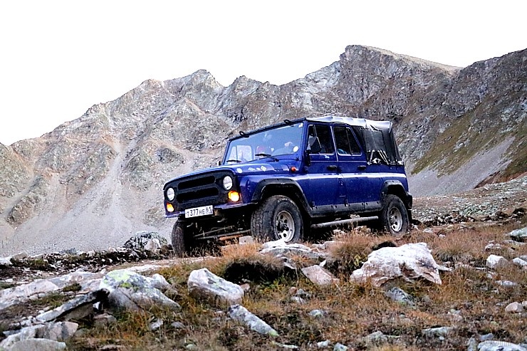 Travelnews.lv ar apvidus spēkratu «UAZ» dodas Kaukāza kalnu bezceļos. Atbalsta: Magtur 266683