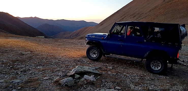 Travelnews.lv ar apvidus spēkratu «UAZ» dodas Kaukāza kalnu bezceļos. Atbalsta: Magtur 266693