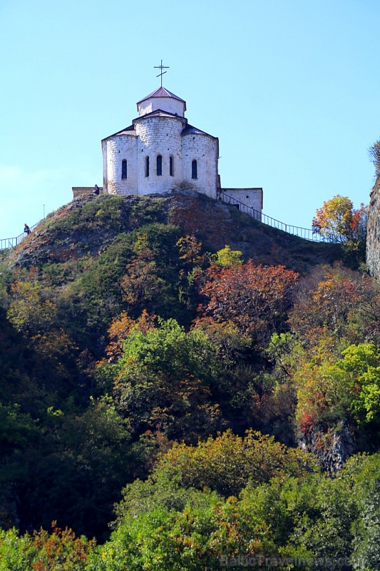 Travelnews.lv apmeklē darbojošu 10. gadsimta kristiešu Šoanina dievnamu osetīņu ciemā. Atbalsta: Magtur Travelnews.lv apmeklē darbojošu 10. gadsimta kristiešu Šoanina dievnamu osetīņu ciemā. Atbalsta: Magtur 266968