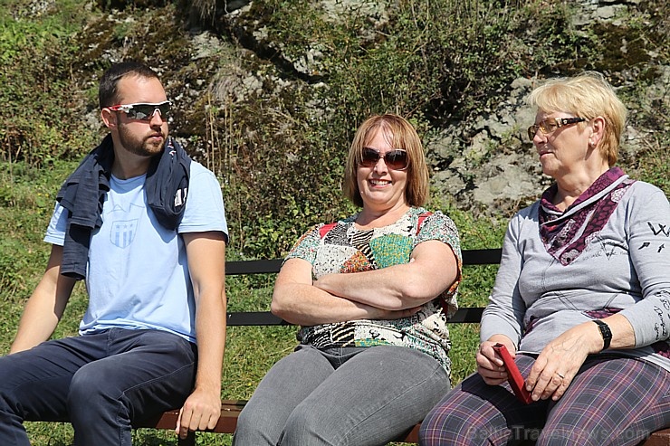 Travelnews.lv apmeklē darbojošu 10. gadsimta kristiešu Šoanina dievnamu osetīņu ciemā. Atbalsta: Magtur Travelnews.lv apmeklē darbojošu 10. gadsimta kristiešu Šoanina dievnamu osetīņu ciemā. Atbalsta: Magtur 266988