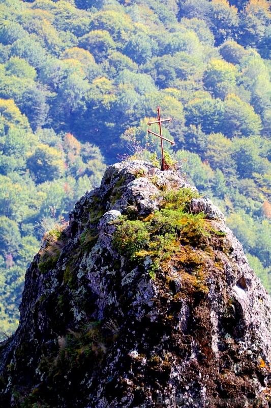 Travelnews.lv apmeklē darbojošu 10. gadsimta kristiešu Šoanina dievnamu osetīņu ciemā. Atbalsta: Magtur Travelnews.lv apmeklē darbojošu 10. gadsimta kristiešu Šoanina dievnamu osetīņu ciemā. Atbalsta: Magtur 266990