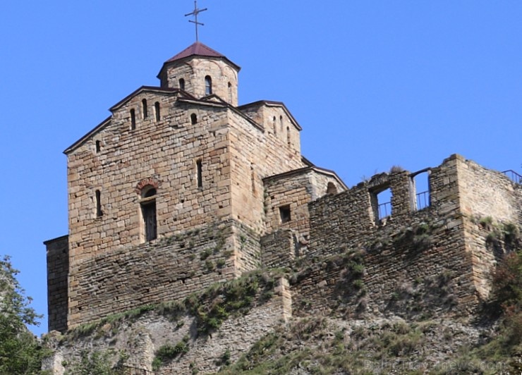 Travelnews.lv apmeklē darbojošu 10. gadsimta kristiešu Šoanina dievnamu osetīņu ciemā. Atbalsta: Magtur Travelnews.lv apmeklē darbojošu 10. gadsimta kristiešu Šoanina dievnamu osetīņu ciemā. Atbalsta: Magtur 266992