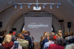 Daugavpils starptautiskās tūrisma kontaktbiržas dalībnieki iepazīst pilsētas pērles