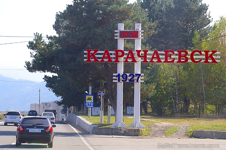 Travelnews.lv piefiksē dažus fotomirkļus Karačajevskas pilsētā, kas atrodas Ziemeļkaukāzā. Atbalsta: Magtur Travelnews.lv piefiksē dažus fotomirkļus Karačajevskas pilsētā, kas atrodas Ziemeļkaukāzā. Atbalsta: Magtur 267186