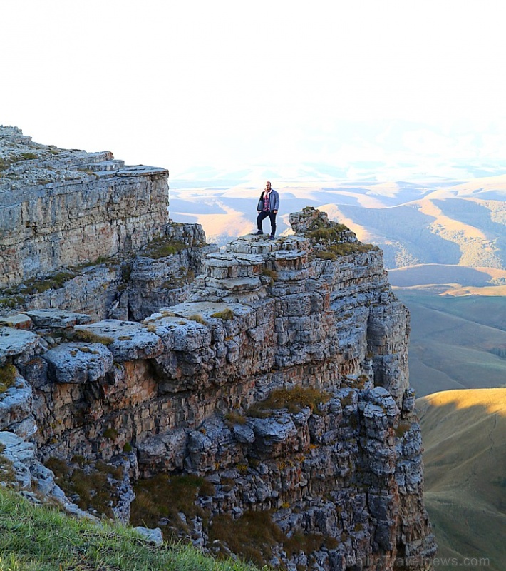 Travelnews.lv rīta agrumā apjūsmo Eiropas augstāko virsotni Elbruss. Atbalsta: Magtur 267219