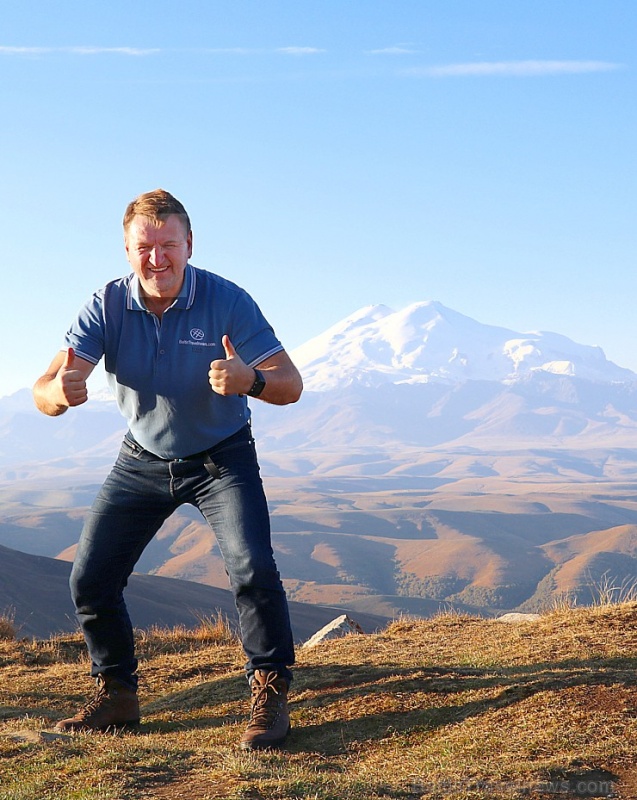 Travelnews.lv rīta agrumā apjūsmo Eiropas augstāko virsotni Elbruss. Atbalsta: Magtur 267227