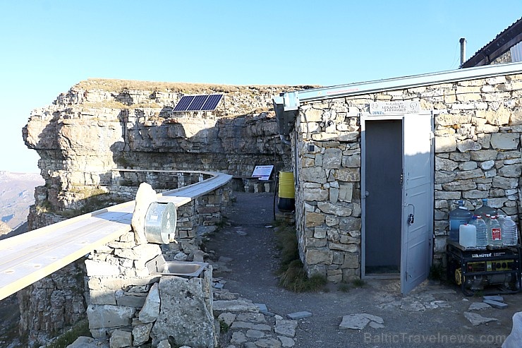 Travelnews.lv rīta agrumā apjūsmo Eiropas augstāko virsotni Elbruss. Atbalsta: Magtur 267233