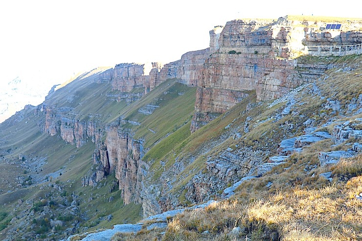 Travelnews.lv rīta agrumā apjūsmo Eiropas augstāko virsotni Elbruss. Atbalsta: Magtur 267241
