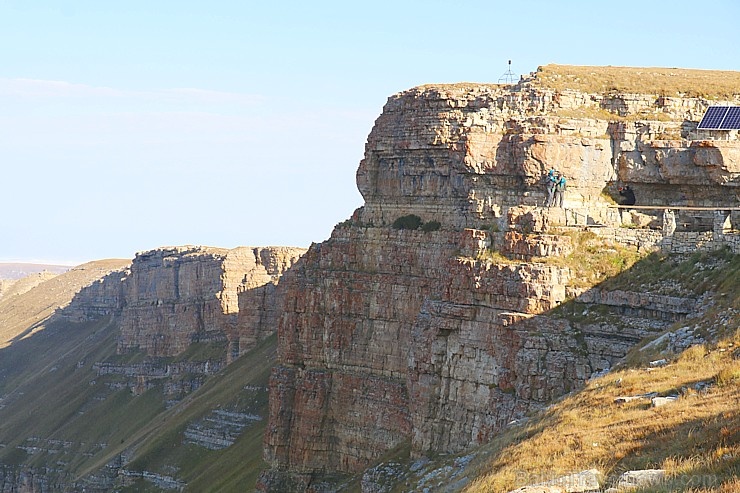 Travelnews.lv rīta agrumā apjūsmo Eiropas augstāko virsotni Elbruss. Atbalsta: Magtur 267242