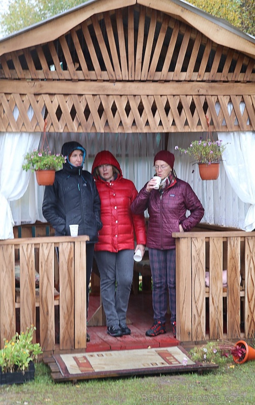 Travelnews.lv izbauda minerālūdeni «Narzan» tā dabisko apstākļos Elbrusa piekājē. Atbalsta: Magtur Travelnews.lv izbauda minerālūdeni «Narzan» tā dabisko apstākļos Elbrusa piekājē. Atbalsta: Magtur 268078