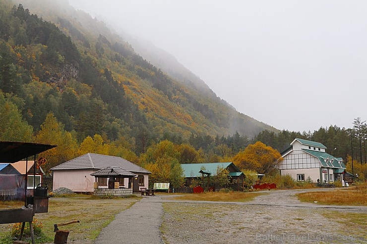 Travelnews.lv izbauda minerālūdeni «Narzan» tā dabisko apstākļos Elbrusa piekājē. Atbalsta: Magtur Travelnews.lv izbauda minerālūdeni «Narzan» tā dabisko apstākļos Elbrusa piekājē. Atbalsta: Magtur 268083