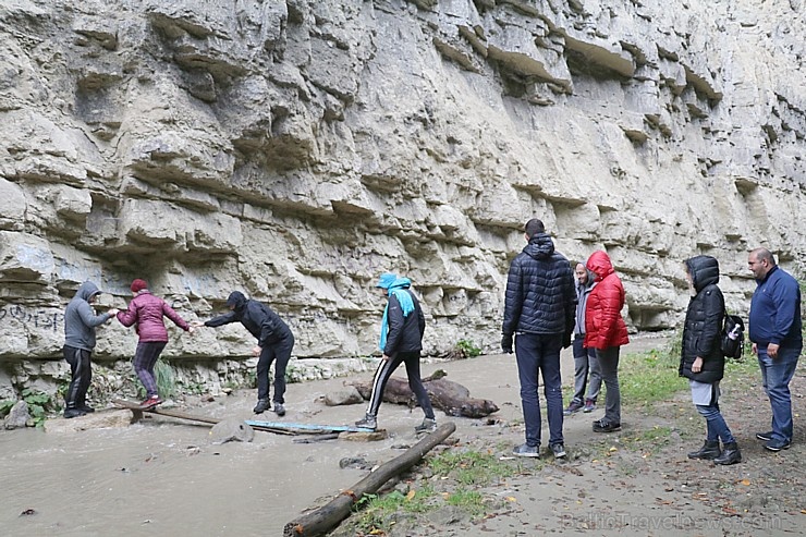 Travelnews.lv iepazīst Elbrusa iekarotāju pieminekļus, kalnu ezerus un ūdenskritumus. Atbalsta: Magtur Travelnews.lv iepazīst Elbrusa iekarotāju pieminekļus, kalnu ezerus un ūdenskritumus. Atbalsta: Magtur 268099
