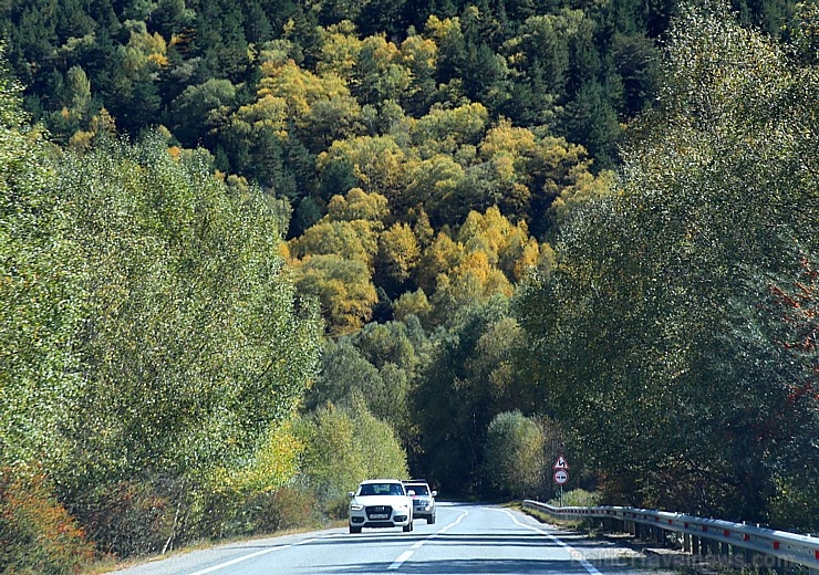 Travelnews.lv ceļo ar auto no Terskola Elbrusa piekājē uz Miņeraļnije Vodi. Atbalsta: Magtur 268242