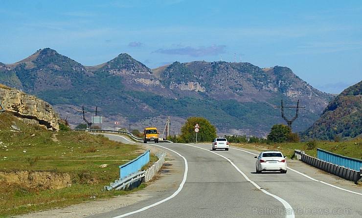 Travelnews.lv ceļo ar auto no Terskola Elbrusa piekājē uz Miņeraļnije Vodi. Atbalsta: Magtur 268257