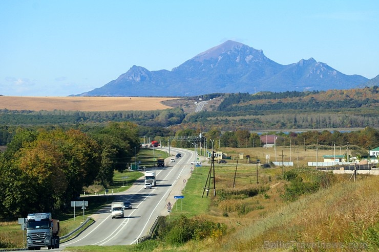 Travelnews.lv ceļo ar auto no Terskola Elbrusa piekājē uz Miņeraļnije Vodi. Atbalsta: Magtur 268283
