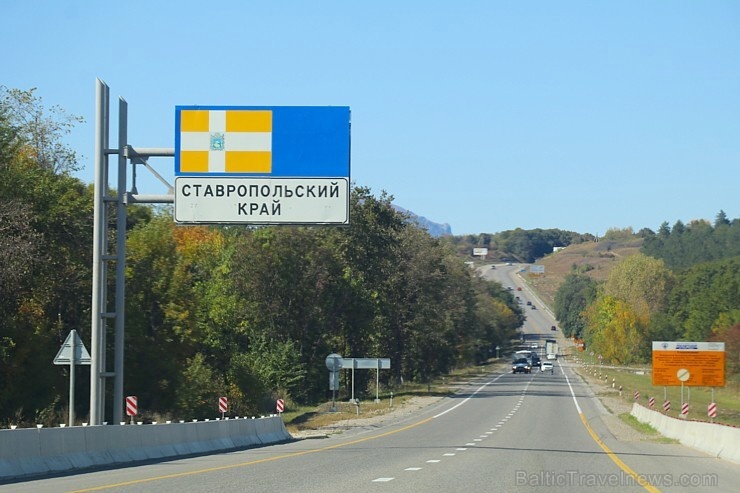 Travelnews.lv ceļo ar auto no Terskola Elbrusa piekājē uz Miņeraļnije Vodi. Atbalsta: Magtur 268284