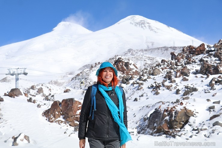Travelnews.lv ar gaisa trošu vagoniņu uzbrauc sniegotajā Elbrusā līdz 3847 metriem. Atbalsta: Magtur Travelnews.lv ar gaisa trošu vagoniņu uzbrauc sniegotajā Elbrusā līdz 3847 metriem. Atbalsta: Magtur 268366