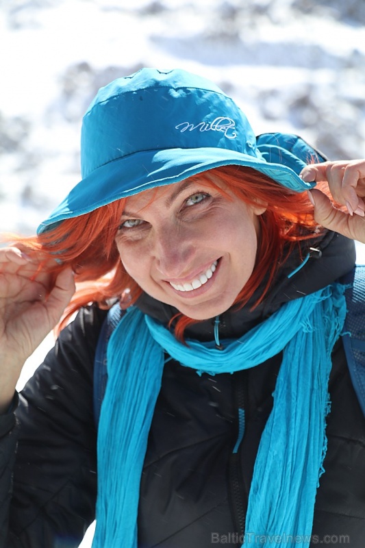 Travelnews.lv ar gaisa trošu vagoniņu uzbrauc sniegotajā Elbrusā līdz 3847 metriem. Atbalsta: Magtur Travelnews.lv ar gaisa trošu vagoniņu uzbrauc sniegotajā Elbrusā līdz 3847 metriem. Atbalsta: Magtur 268377