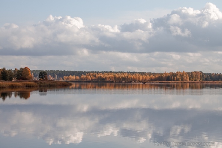 Jūrmalu ik dienu aizvien vairāk rotā rudenīgas nokrāsas 268431