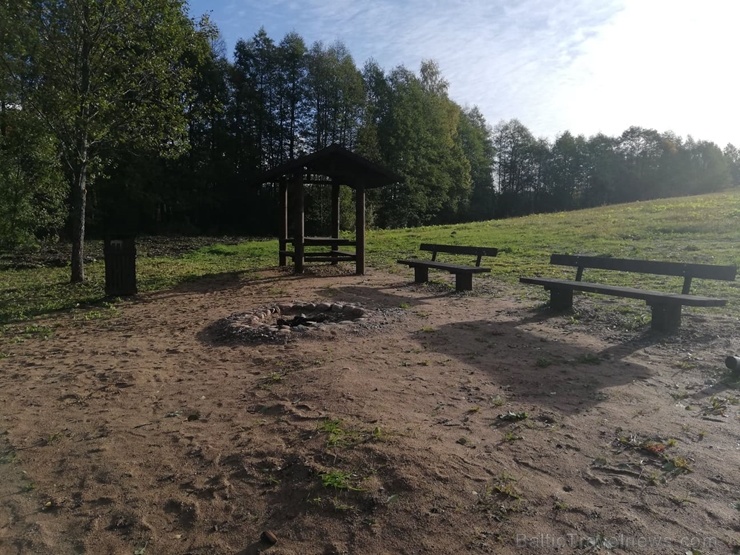 Jaundomes dabas taka Dagdā lieliski papildinās Jaundomes muižas Vides izglītības centra piedāvājumu - tūristi varēs ne tikai iepazīt ezera pasauli ek Jaundomes dabas taka Dagdā lieliski papildinās Jaundomes muižas Vides izglītības centra piedāvājumu - tūristi varēs ne tikai iepazīt ezera pasauli ek 268546