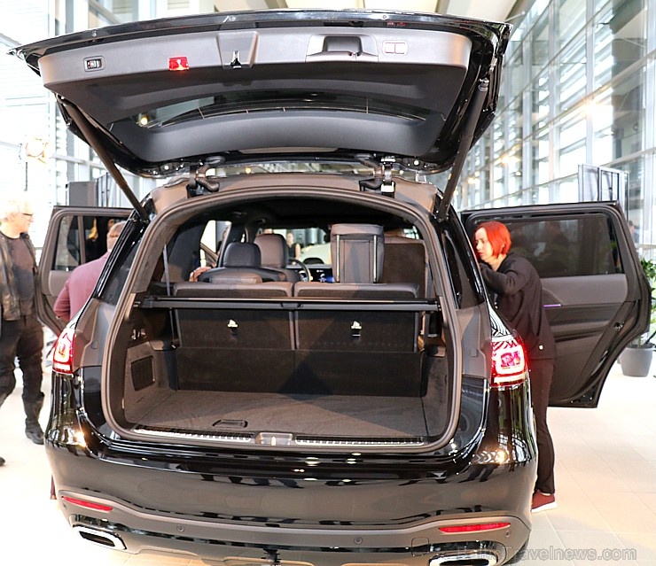 «Domenikss» medijiem prezentē jaunās paaudzes «Mercedes Benz GLS» apvidus automobili 269126