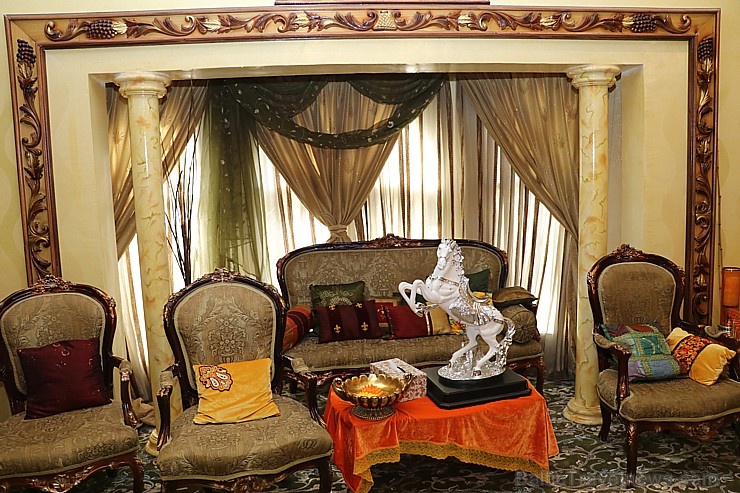 Travelnews.lv iepazīst turīgu arābu privātmāju Šārdžas emirātā. Atbalsta: VisitSharjah.com un Novatours.lv Travelnews.lv iepazīst turīgu arābu privātmāju Šārdžas emirātā. Atbalsta: VisitSharjah.com un Novatours.lv 269355