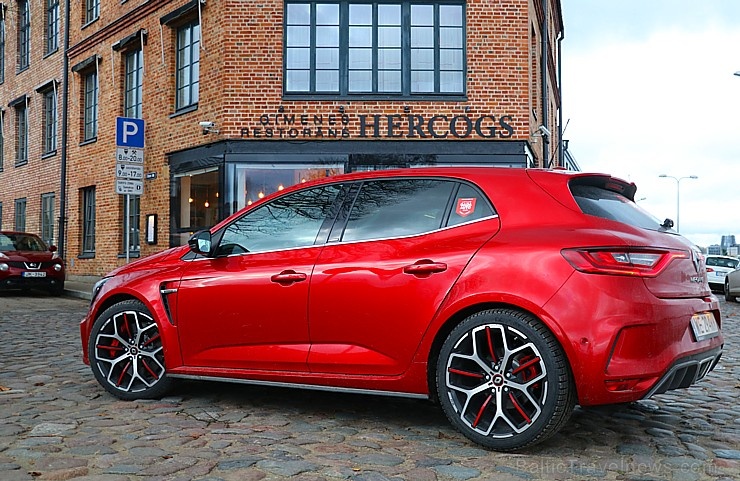 Travelnews.lv apceļo Rīgas apkārtni ar jauno un 300 zirgspēku jaudīgo «Renault Megane RS 300 Trophy» Travelnews.lv apceļo Rīgas apkārtni ar jauno un 300 zirgspēku jaudīgo «Renault Megane RS 300 Trophy» 269360