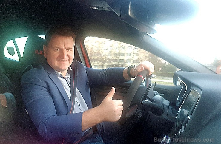 Travelnews.lv apceļo Rīgas apkārtni ar jauno un 300 zirgspēku jaudīgo «Renault Megane RS 300 Trophy» Travelnews.lv apceļo Rīgas apkārtni ar jauno un 300 zirgspēku jaudīgo «Renault Megane RS 300 Trophy» 269362