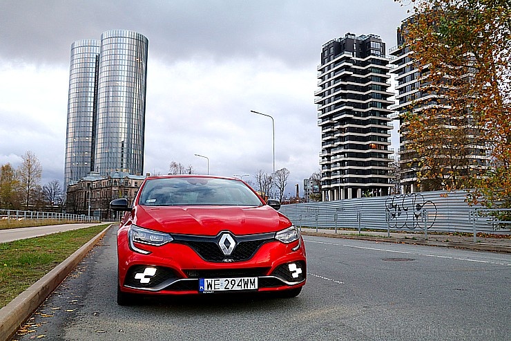 Travelnews.lv apceļo Rīgas apkārtni ar jauno un 300 zirgspēku jaudīgo «Renault Megane RS 300 Trophy» Travelnews.lv apceļo Rīgas apkārtni ar jauno un 300 zirgspēku jaudīgo «Renault Megane RS 300 Trophy» 269366